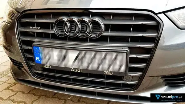 Oklejanie grilla folią: Profesjonalny dechroming w Twoim garażu