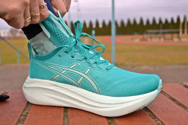 Buty do biegania po asfalcie: Jak wybrać idealne dla Twoich stóp?