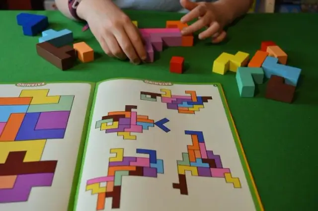 Graj w katamino online za darmo! Ponad 100 poziomów do rozwiązania.