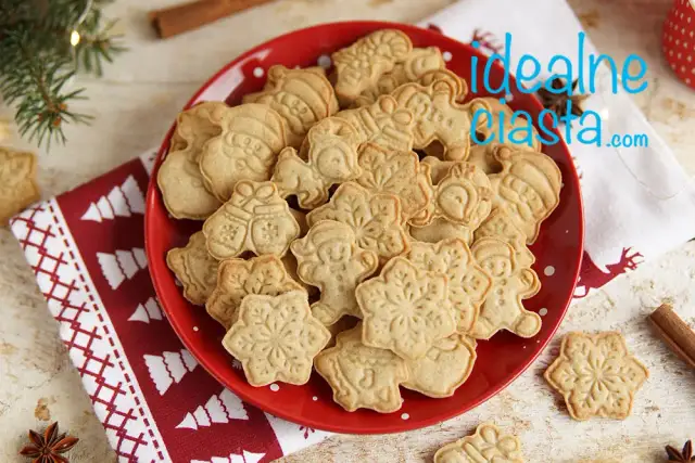 Ciastka korzenne jak ze sklepu: Odkryj sekret idealnej chrupkości!