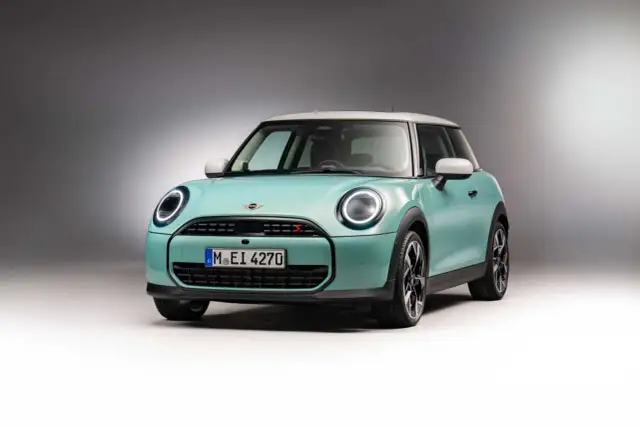 BMW Mini Cooper: Ikona Stylu i Sportowej Elegancji na Drodze