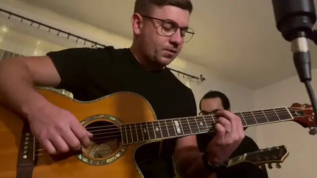 Tekst piosenki czekam na wiatr co rozgoni - pełna analiza emocji