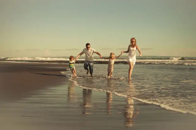 Co spakować nad polskie morze? Lista na każdą pogodę i bez stresu!