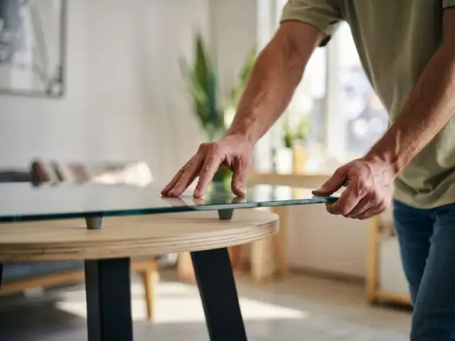 Jak przymocować szklany blat do metalu, aby uniknąć pęknięć i uszkodzeń