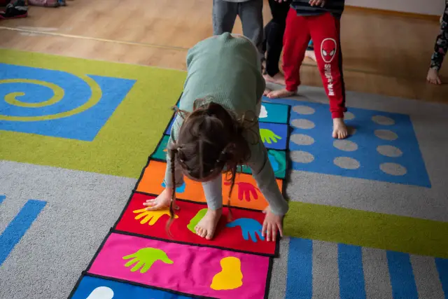 Cele ścieżki sensorycznej: Jak wspiera rozwój dzieci i ich zmysły