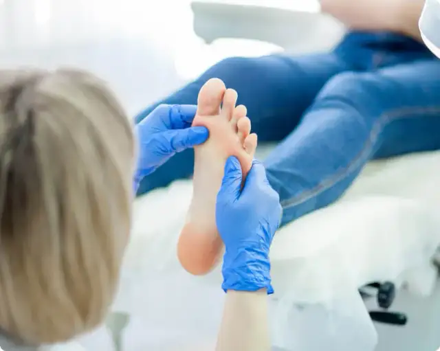 Jak regularne wizyty u podologa pomagają uniknąć poważnych problemów zdrowotnych?