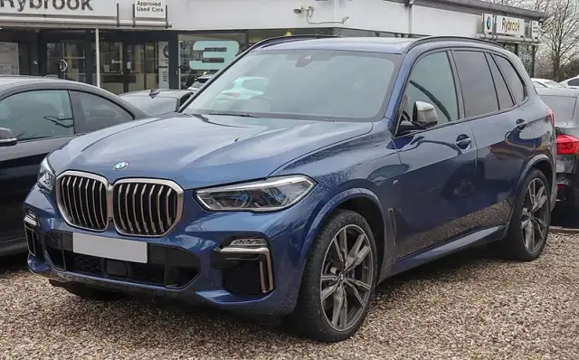 BMW X5 - historia, generacje i innowacje luksusowego SUV-a