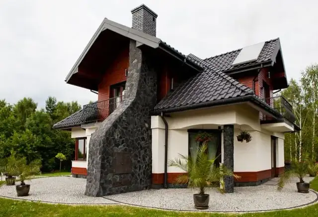 Jak poprawnie zbudować komin zewnętrzny - kompletna instrukcja krok po kroku