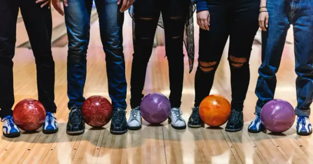 Jakie buty na kręgle wybrać, aby poprawić swoją grę i komfort?