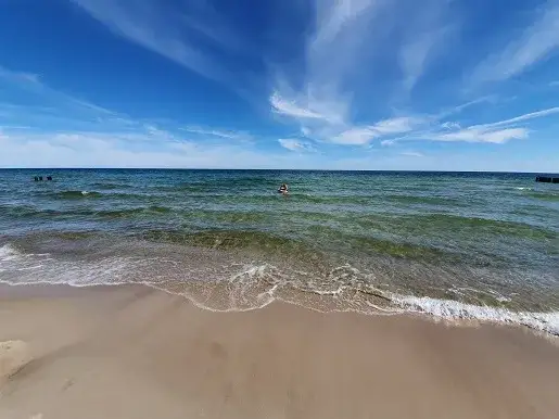 Gdzie sinice nad Bałtykiem? Aktualne informacje o kąpieliskach