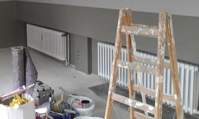 Jak usunąć pył po remoncie z paneli - skuteczne metody i porady