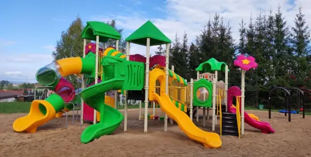 Ile kosztuje plac zabaw? Analiza kosztów i zwrotu z inwestycji