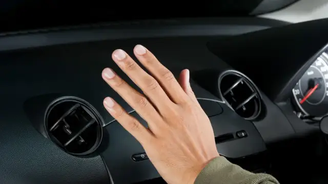 Czy w chłodnicy klimatyzacji jest płyn? Poznaj kluczowe informacje o AC