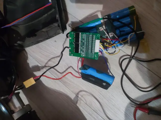 Bateria do deskorolki elektrycznej: Jak wybrać, wymienić i konserwować?