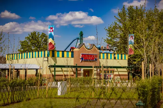 Energylandia: Nocleg od 15 zł? Sprawdź ceny i sposoby na oszczędność!