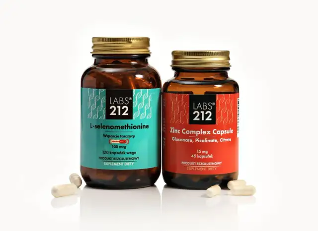 Dwie butelki suplementów diety: L-selenometionina i Zinc Complex Capsule. Idealne, by dowiedzieć się, co suplementować na diecie wegetariańskiej.
