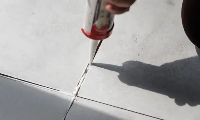 Ile czasu schnie silikon sanitarny? Ważne informacje, które musisz znać