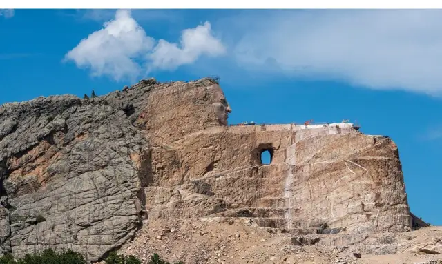 Kiedy koniec budowy pomnika Szalonego Konia? Niepewna przyszłość projektu