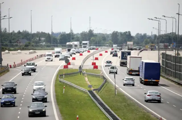 Jak wjechać na autostradę A2 w Warszawie – uniknij korków i problemów