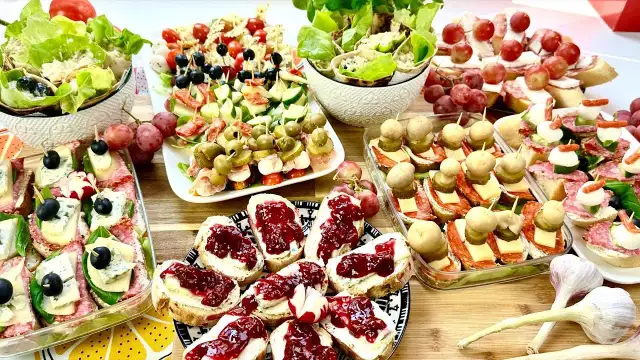 Zimne przekąski na grilla, które zachwycą Twoich gości i ułatwią imprezę
