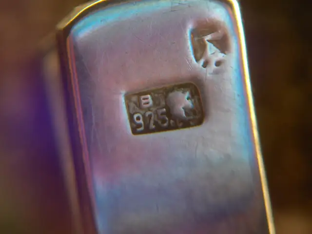 Złoto 925 nie istnieje! Co naprawdę oznacza ta próba?