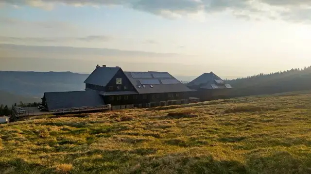 Czy schronisko może odmówić noclegu? Poznaj swoje prawa i zasady