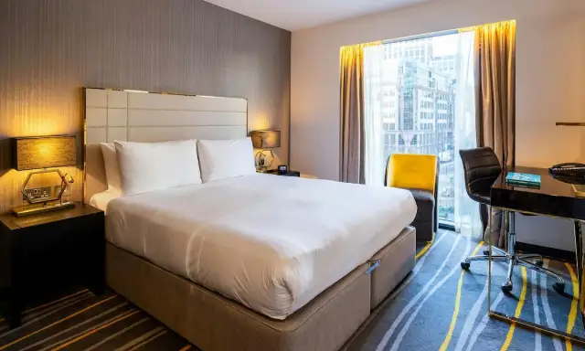 Ile kosztuje nocleg w Londynie 2025? Ceny hoteli, hosteli, Airbnb