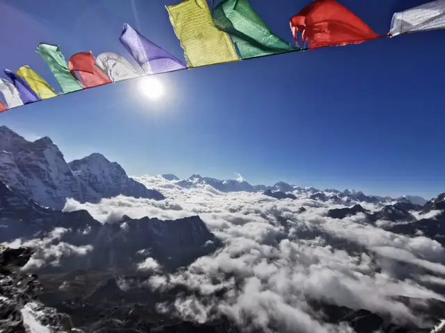 Kiedy jechać do Nepalu, aby uniknąć deszczu i cieszyć się trekkingiem?