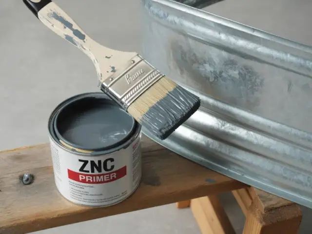 Czym pomalować ocynkowane ogrodzenie, aby uzyskać trwały efekt?