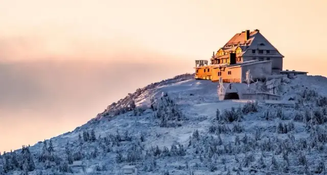 Karkonosze zimą: gdzie na najlepsze zimowe szaleństwo?