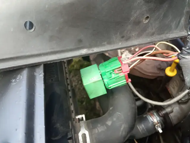 Peugeot 207: Wentylator nie działa? Gdzie przekaźnik i jak go sprawdzić