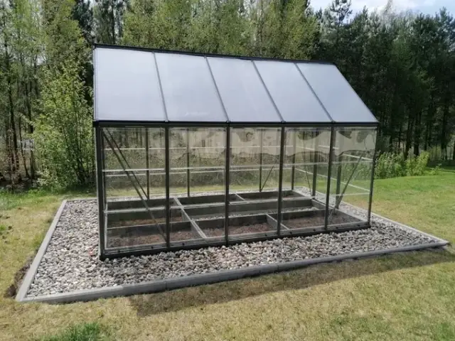 Czy szklarnia z poliwęglanu jest szkodliwa dla zdrowia i roślin?