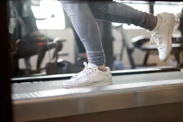 Jakie buty na bieżnię? Wybierz idealne i chroń stawy!