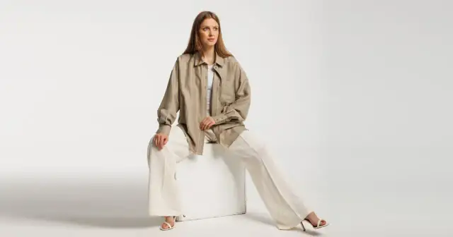 Smart casual dla kobiet: Gotowe stylizacje na każdą okazję