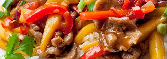 Szybka wieprzowina z warzywami po chińsku – łatwy przepis na obiad