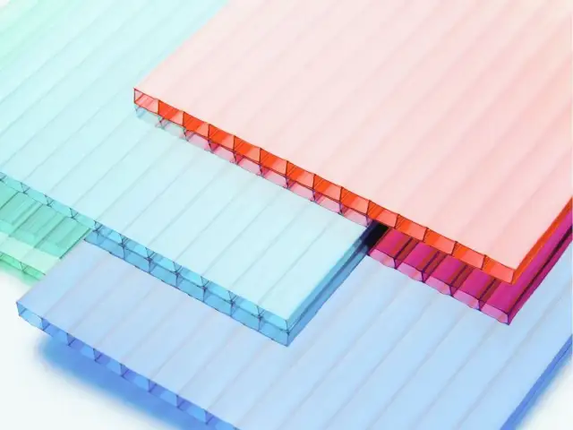 Poliwęglan na szklarnię: Optymalna grubość? Uniknij błędów!