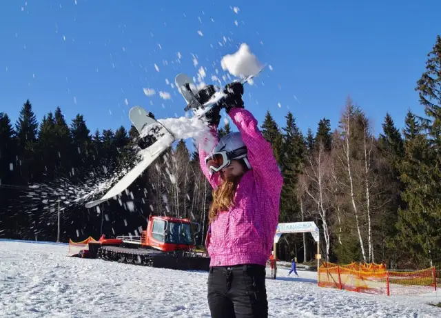 Ile zarabia instruktor snowboardu? Zaskakujące fakty o wynagrodzeniu
