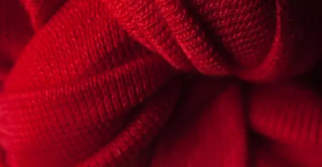 Jak wyprac kaszmirowy sweter, aby uniknąć zniszczenia materiału