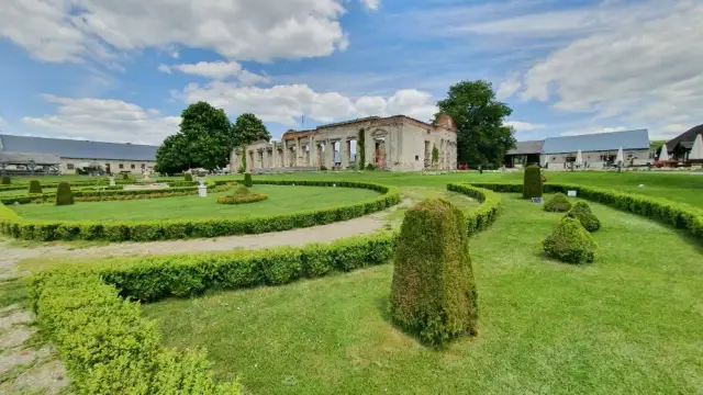 Zamek w Sobkowie: Renesansowa perła nad Nidą