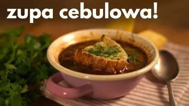 Jakie przyprawy do zupy cebulowej, aby uniknąć mdłego smaku?