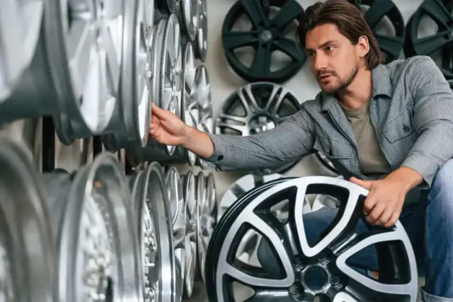 Jak dobrać felgi stalowe do auta i uniknąć kosztownych błędów