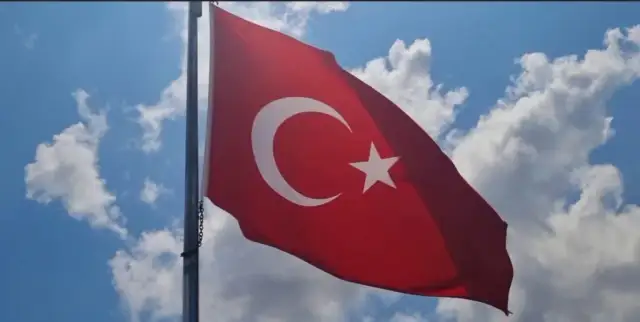 Jak wygląda flaga Turcji? Odkryj jej symbolikę i historię