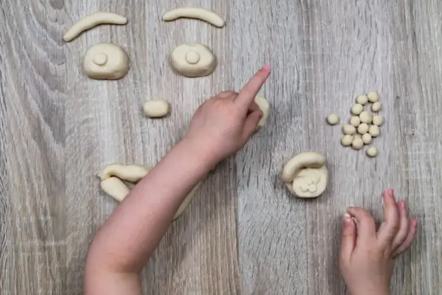 Masa solna: Jak zrobić i suszyć, by nie pękała? Poradnik.