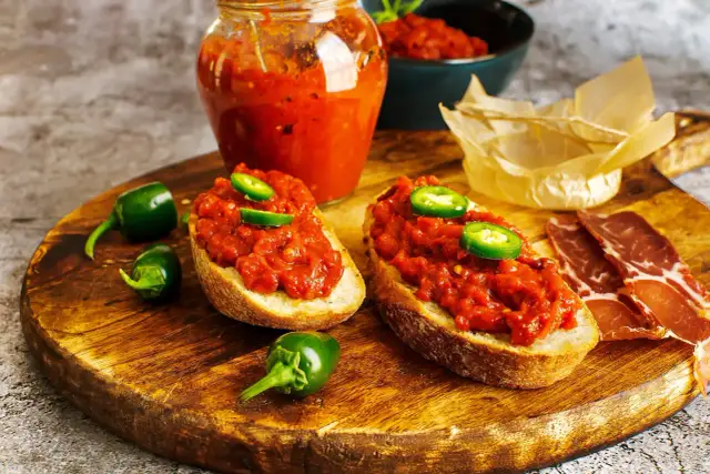 Gdzie zjeść w Primorsku? Najlepsze lokalne smaki, które musisz spróbować