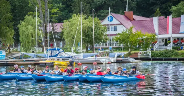 Zalew Zegrzyński: Atrakcje, plaże, sport i relaks. Co musisz wiedzieć?