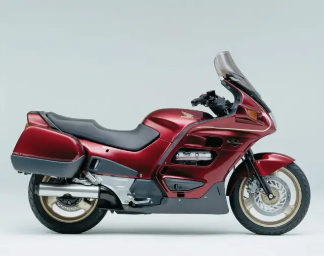 Honda ST 1100 czy warto kupić? Sprawdź zalety i wady tego motocykla