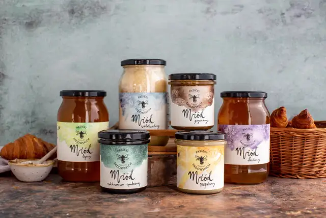 Jak prawidłowo przechowywać miód, aby zachować jego smak i właściwości na długo