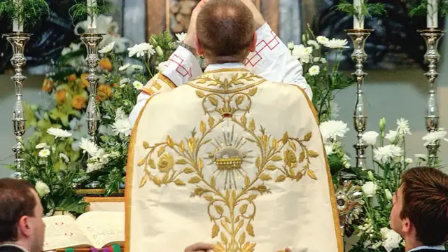 Od kiedy msze po polsku? Kluczowe zmiany w liturgii katolickiej