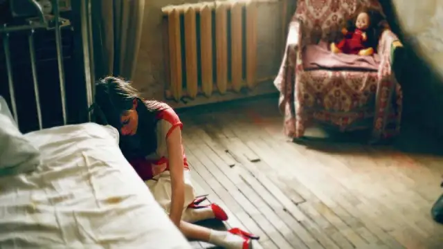 Filmy ze scenami gwałtu – szokujące i realistyczne obrazy