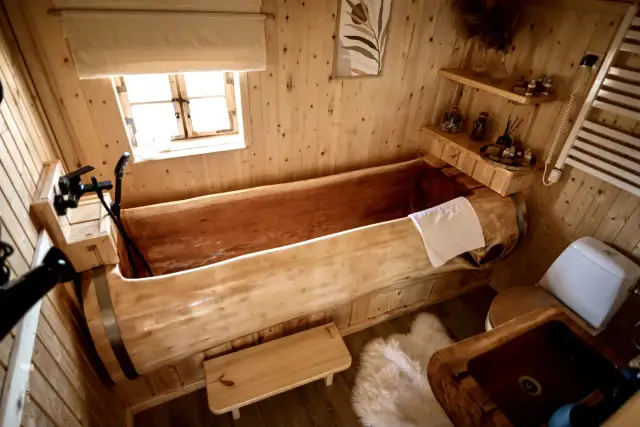 Domek na drzewie Skansen Bicz: Nocleg marzeń? Sprawdź ceny i atrakcje!